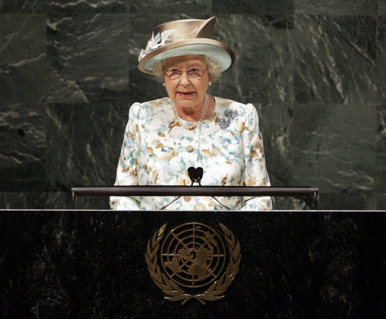2010: Queen Elizabeth II